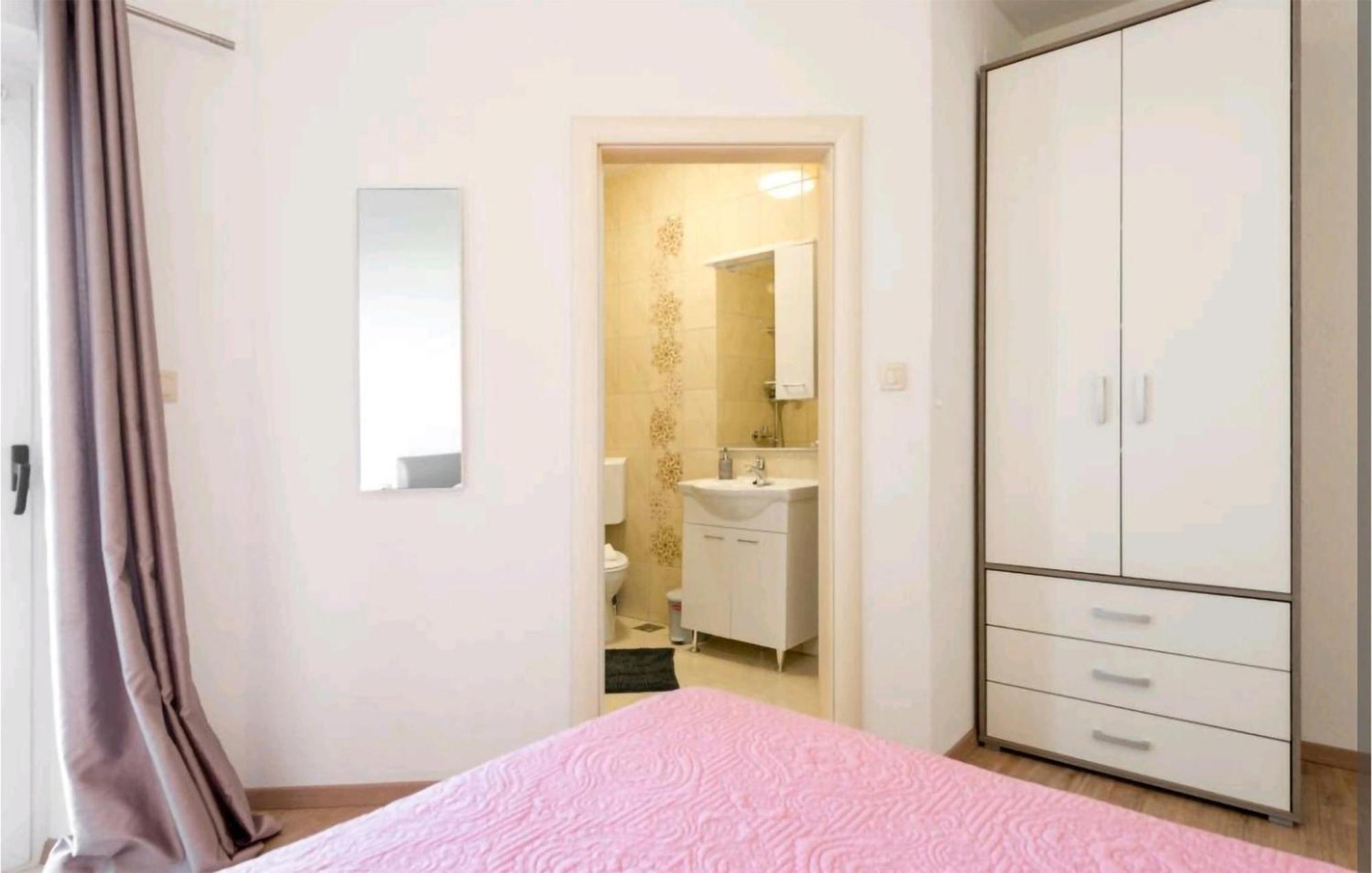 Two-Bedroom Apartment in Selca Selca  Buitenkant foto